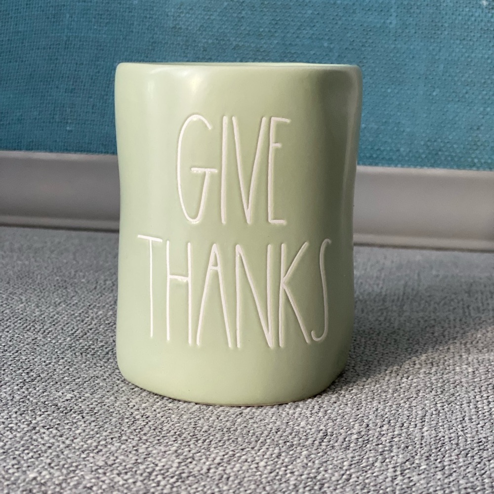 NWT Rae Dunn “give thanks” candle